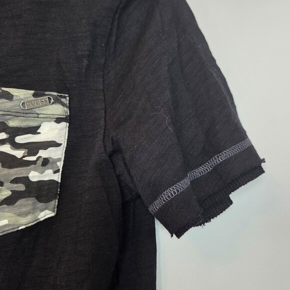 Guess Men's Black T-Shirt w/ Camouflage Pocket, Size L - Picture 4 of 5